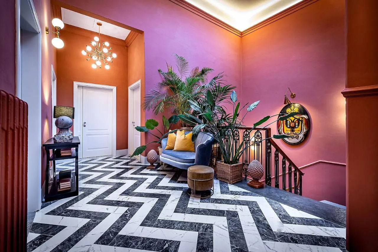 ***  Hotel Ungherese Small Luxury Hotel Floransa İtalya