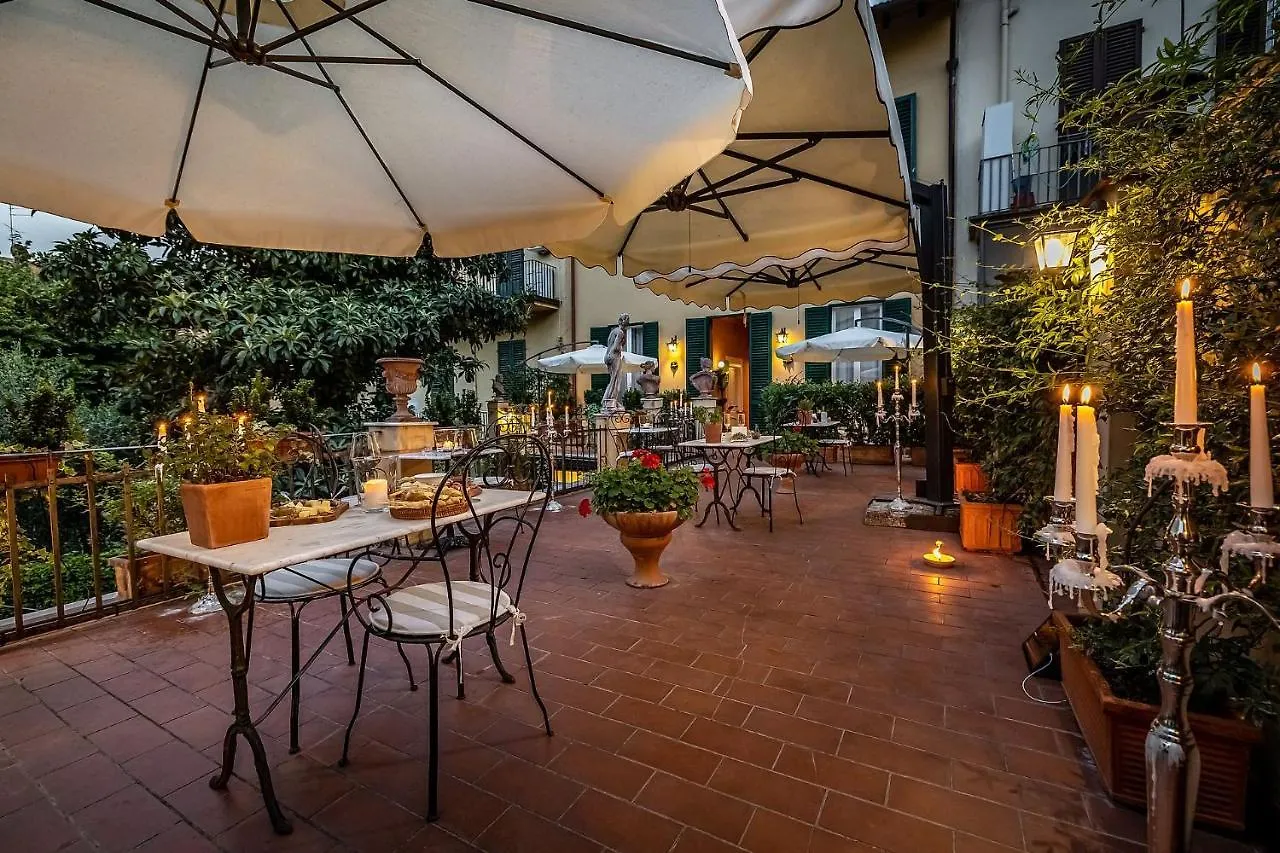 Hotel Ungherese Small Luxury Hotel Florence Italy