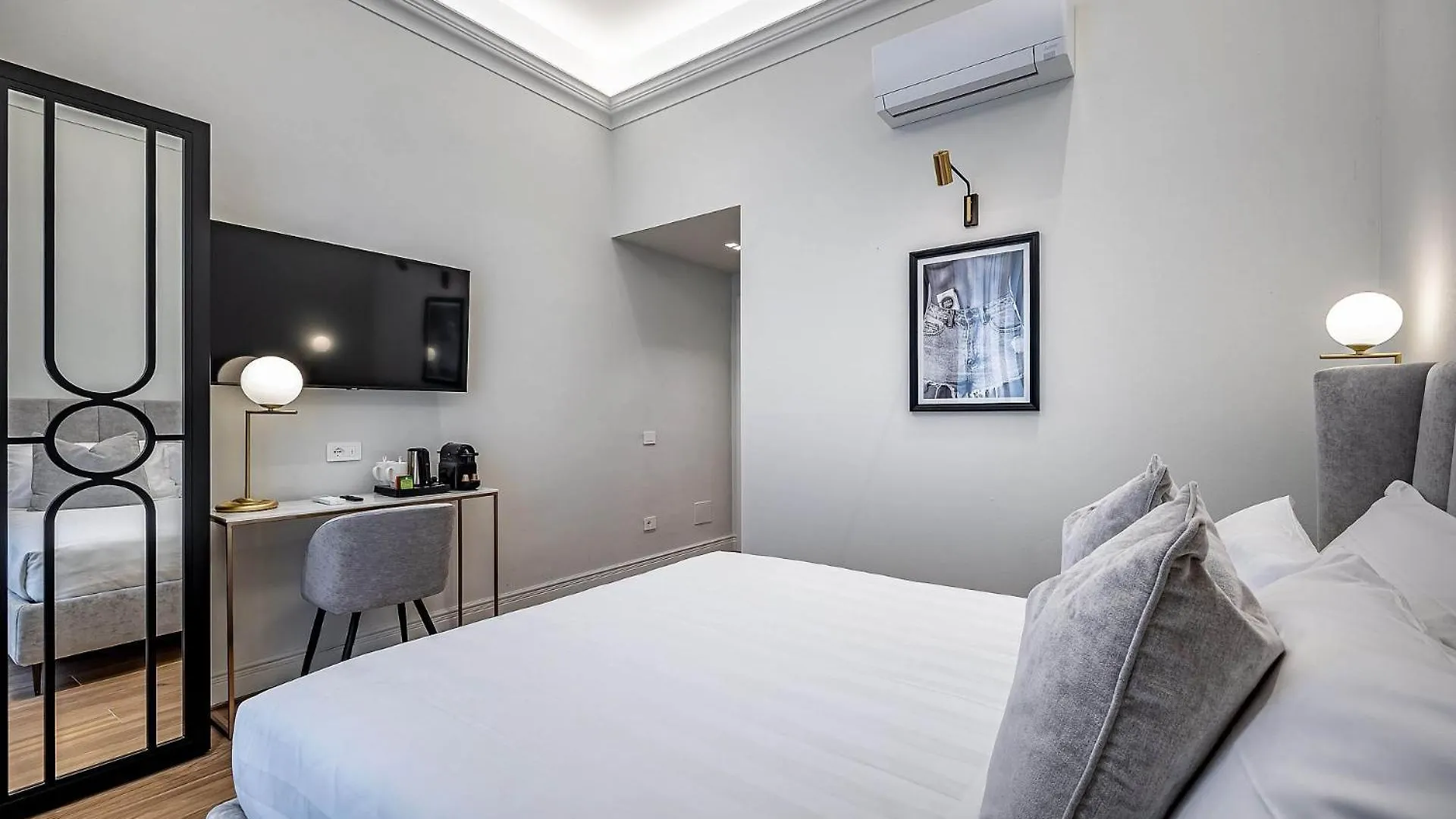 Hotel Ungherese Small Luxury Hotel Florence 3*,  Italy