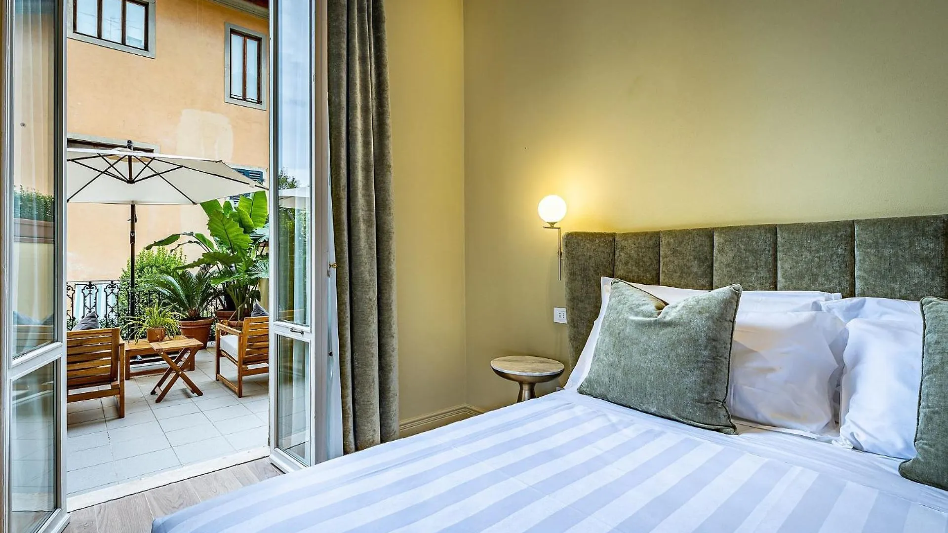 ***  Hotel Ungherese Small Luxury Hotel Florence Italy