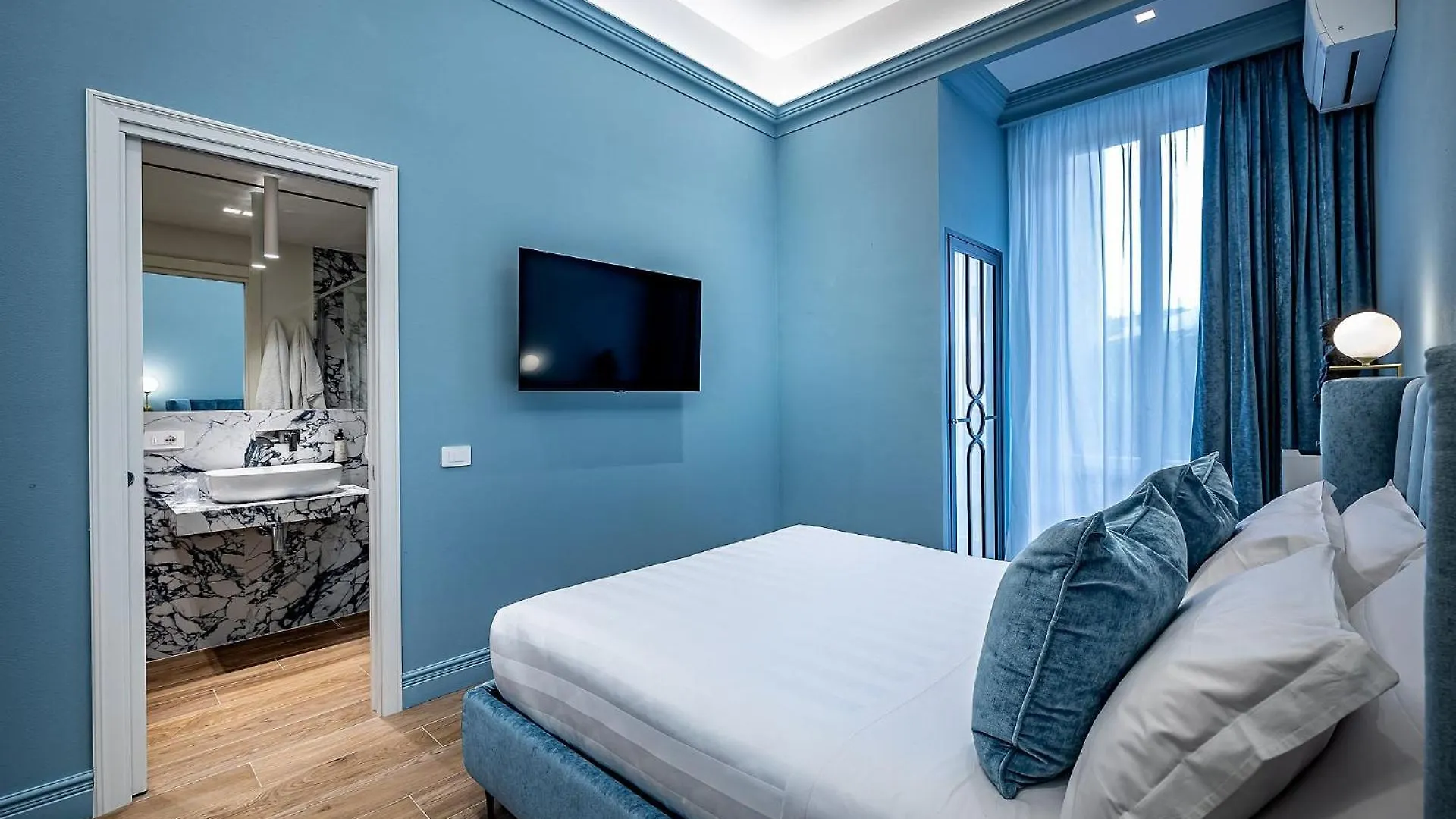 Hotel Ungherese Small Luxury Hotel Florence Italy